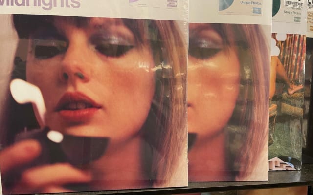 Taylor Swift's London Boy Walking Tour