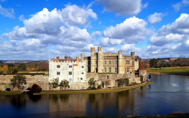 Leeds Castle, Canterbury & Greenwich Day Trip