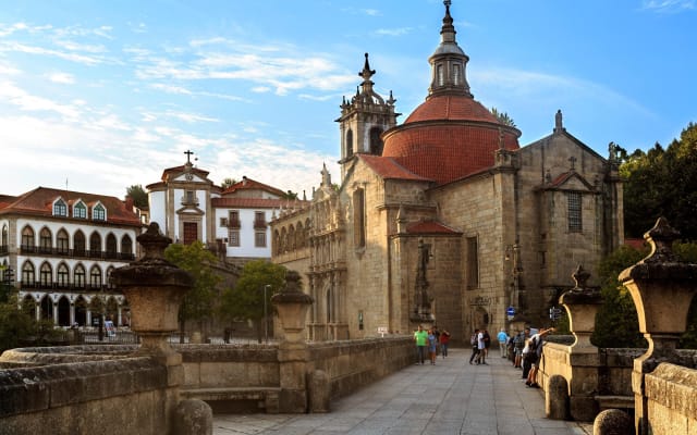 Douro Valley Wine Tour with Lunch & Cruise
