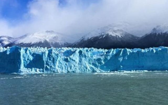 Argentina El Calafate & Perito Moreno Glacier Tour