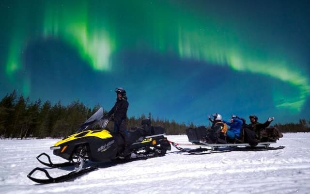 Alaska Aurora Snowmobile Adventure