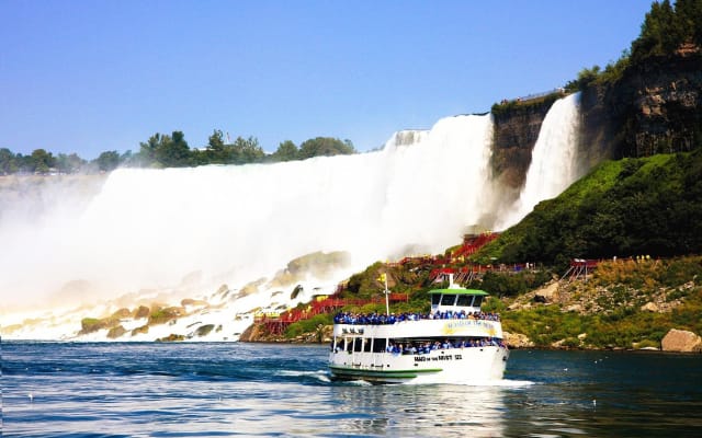 3-Day Niagara Falls, Corning & Thousand Island Tour from New York