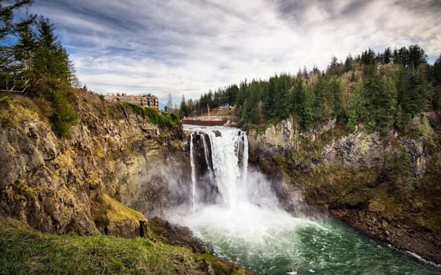Snoqualmie Falls and Leavenworth Day Trip