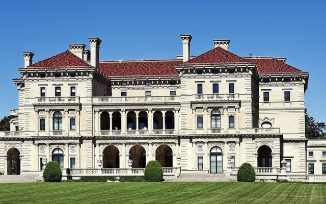 Newport Mansions & Downtown Tour
