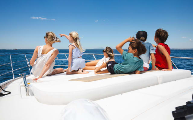 Luxury Yacht Dining & Aperitif to Capri