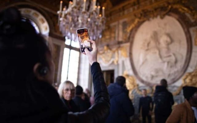 Versailles Royal Palace & Gardens Tour