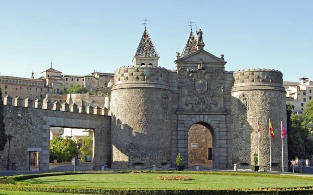 Toledo Half-Day Tour with Cathedral and Synagogue