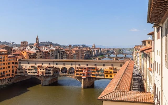 Exclusive Uffizi Gallery & Vasari Corridor Tour