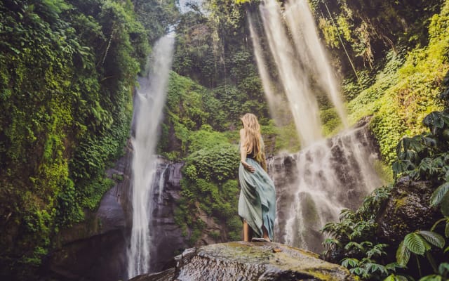Sekumpul Waterfall & Ulun Danu Temple Tour