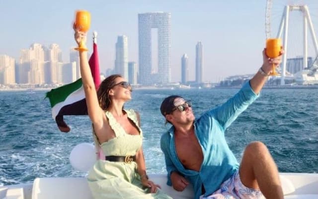 Dubai Private Luxury Yacht Charter