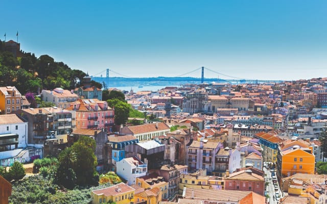Lisbon Shore Excursion: City Tour with Food & Wine Tastings