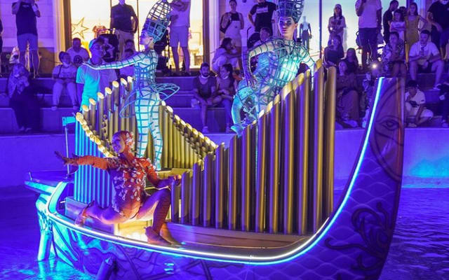 Side Land of Legends Night Shows Tour with Boat Parade