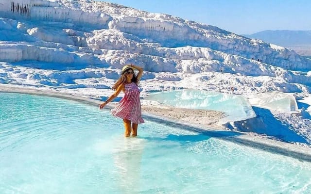 Pamukkale Full-Day Guided Tour from Izmir
