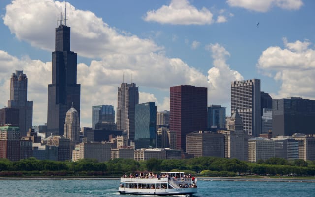 Chicago Lake and River Architecture Tour