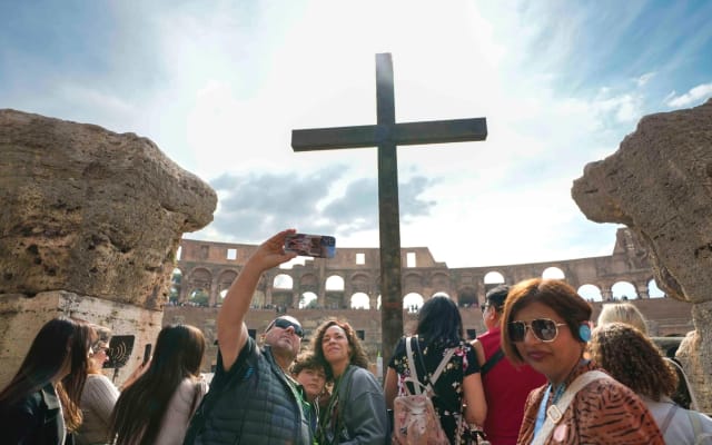 Colosseum Full Access Tour with Audio Guide