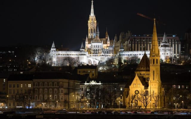 Budapest Danube Night Cruise with Live Music & Drinks