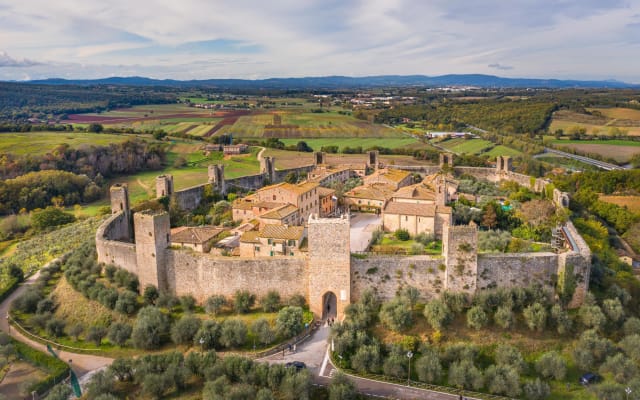 Medieval Tour in Monteriggioni and Val d'Orcia from Florence