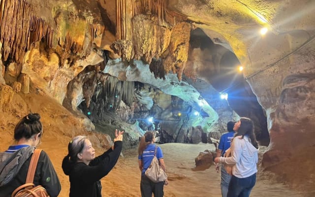 Chiang Dao Cave & Hill Tribe Villages Tour