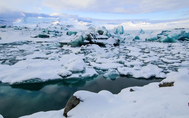 8-Day Iceland Winter Minibus Tour