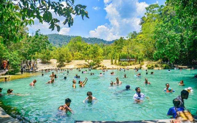 Emerald Pool, Hot Springs & Tiger Cave Temple Tour