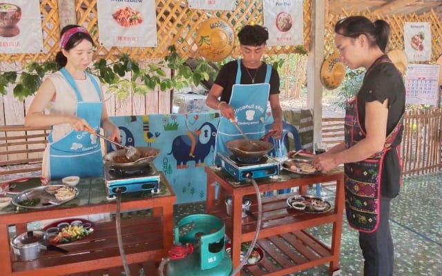 Chiang Mai Cooking Class & Market Tour