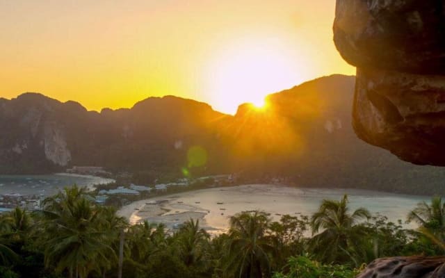 Phi Phi Islands Sunset Tour by Longtail Boat