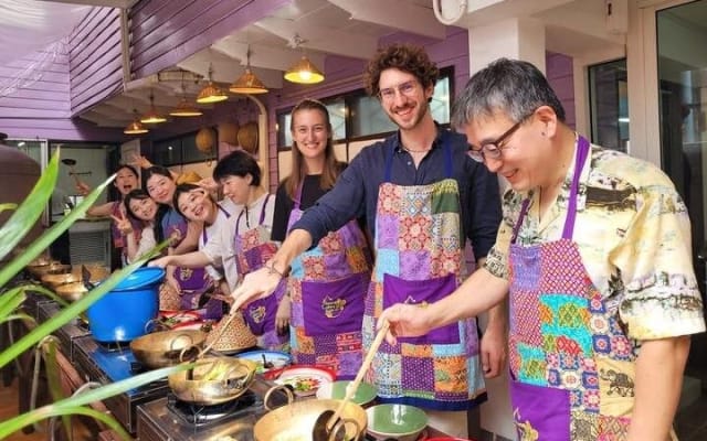 Bangkok Thai Cooking Class with Market Tour