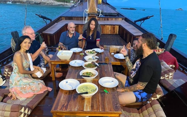 Hua Hin Sunset Cruise with Thai Dinner and Water Activities
