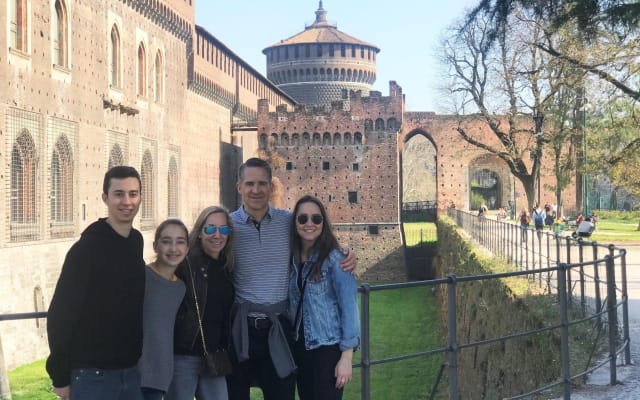 Milan City Center Walking Tour with Duomo Cathedral