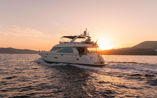 Private Yacht Tour to Blue Lagoon with Snorkeling from Split