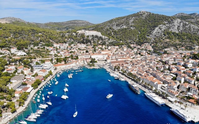 Private 3-Island Speedboat Tour from Trogir