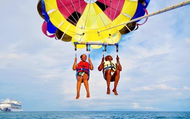 Bali Romantic Tour with Parasailing