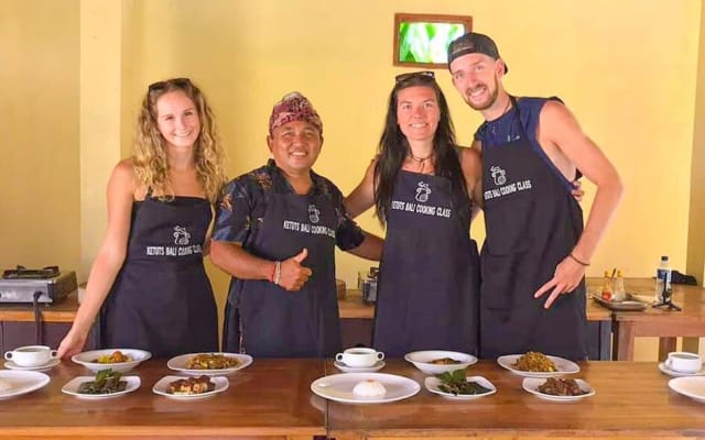 Balinese Cooking Class with Temple Visit