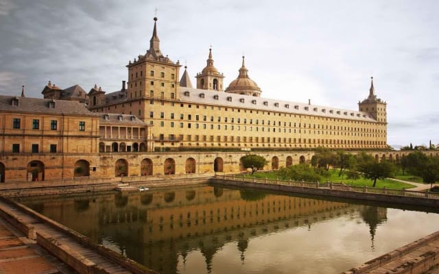 El Escorial and Valley of the Fallen Private Tour