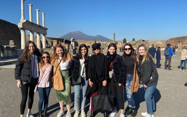 All-Inclusive Pompeii Day Trip from Rome