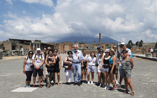 Naples Shore Excursion: Mt Vesuvius and Pompeii Day Trip