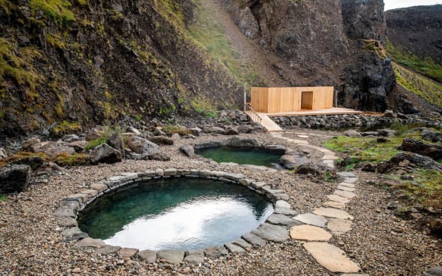 Lava Waterfalls & Canyon Baths Tour
