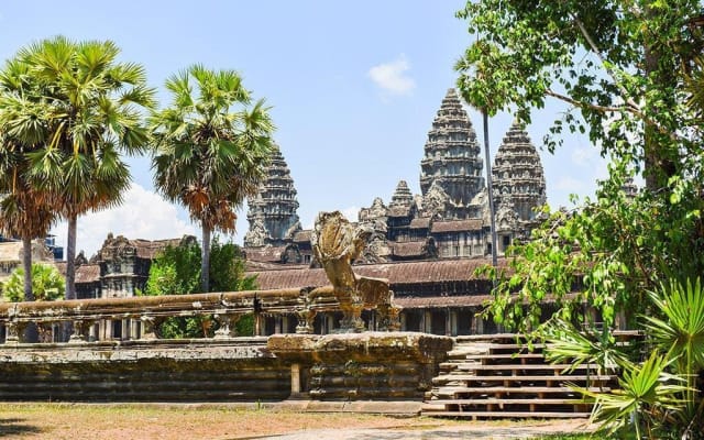 Angkor Wat Full-Day Small Group Tour