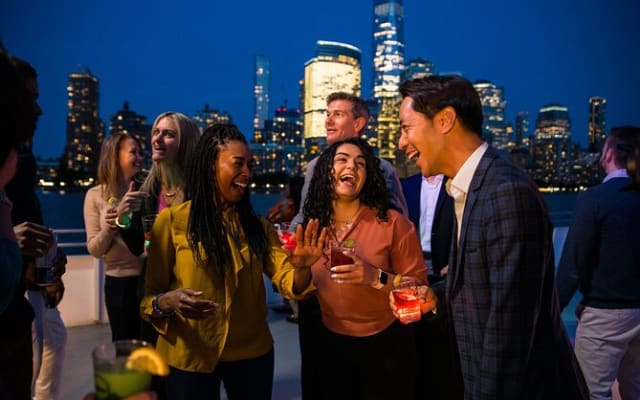 NYC Sip 'N Groove Cruise with DJ