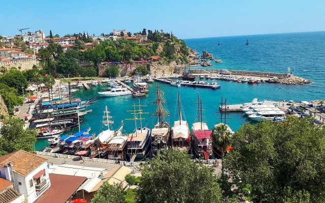 6-Day Ephesus, Pamukkale, Antalya & Cappadocia Tour