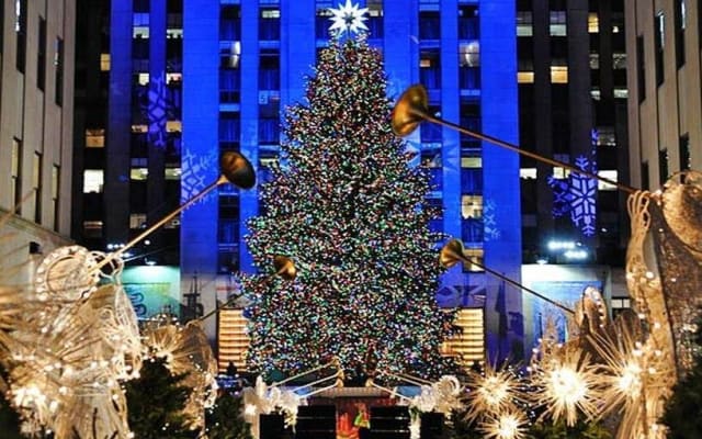 New York Christmas Holiday Walking Tour