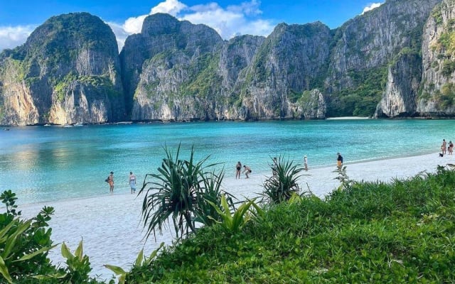 Phi Phi & Khai Islands Snorkeling Trip