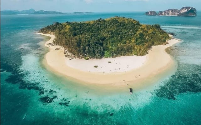 Phi Phi & Bamboo Islands Snorkeling Tour