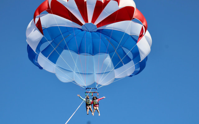 Waikiki Xtreme Parasailing Adventure