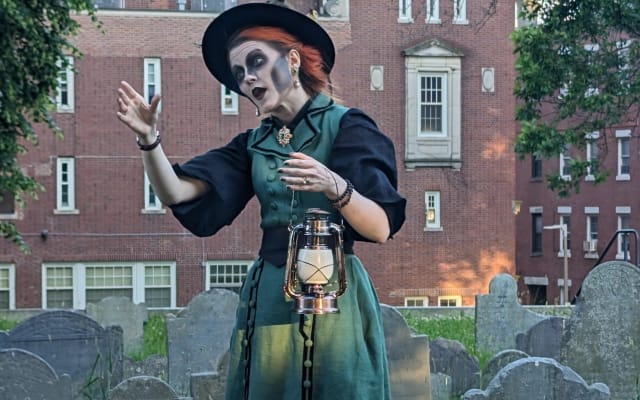 Boston Ghosts and Gravestones Nightwalk Tour