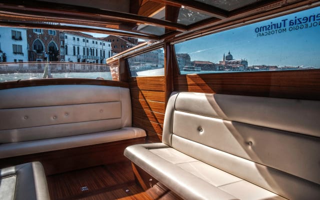 Private Water Taxi Transfer to Venice Center