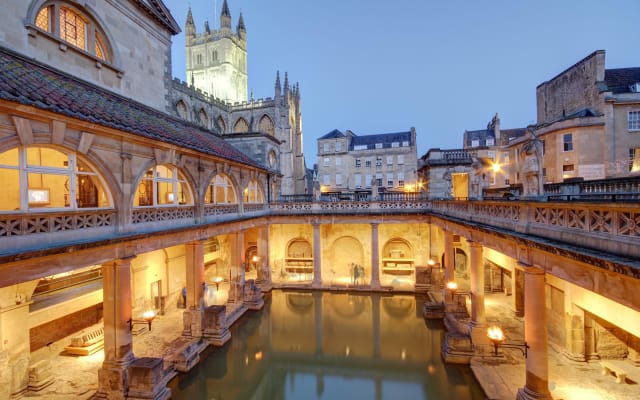 Stonehenge and Bath Day Trip from Oxford