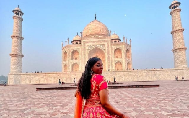 Overnight Agra Tour: Taj Mahal & Fort