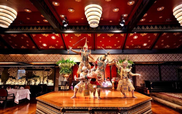 Mandarin Oriental Bangkok Dinner & Show