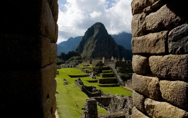 2-Day Inca Trail Short Trek & Machu Picchu Tour